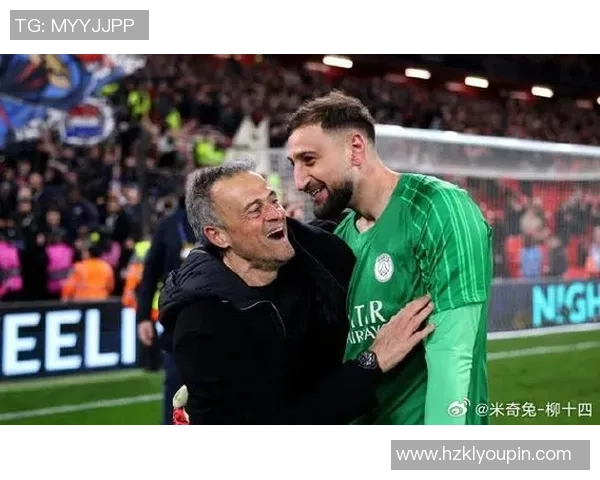 以上港足球球星为核心讲述球队拼搏精神与辉煌征程 以上港足球球星为核心讲述球队拼搏精神与辉煌征程